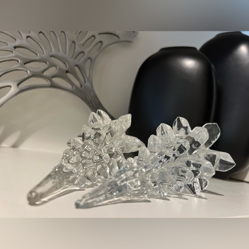 Two Vintage Clear Art Glass Christmas Trees 6" & 7” Winter Home Decor - Picture 4 of 5